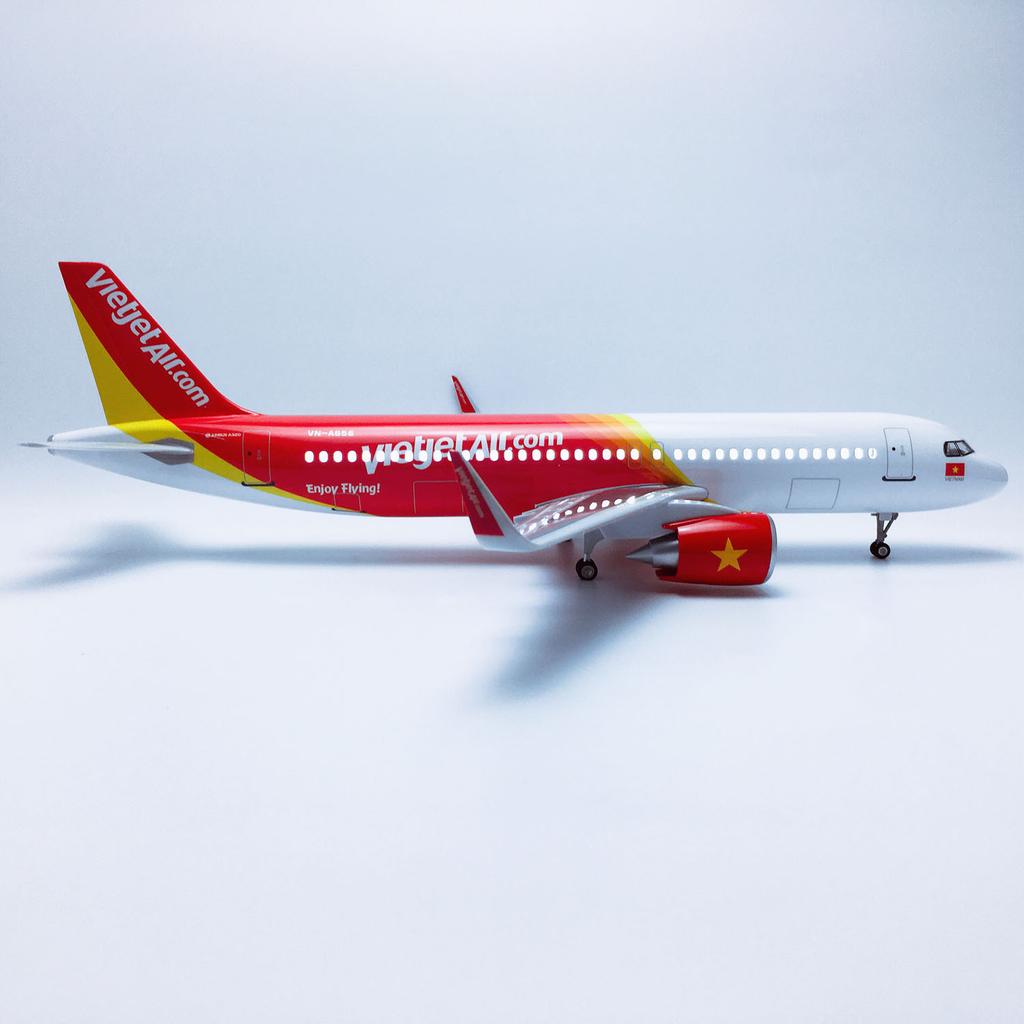 47cm 1/80 Scale Air Airbus A320 VietJet Airlines Aircraft Model Diecast Resin Light & Wheel Souvenir Plane Display Item Decor