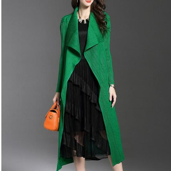 

2025 Европейская и американская осень-зима 2025 года. Длинная плиссированная женская ветровка-накидка в стиле Мияке One Size зелёный