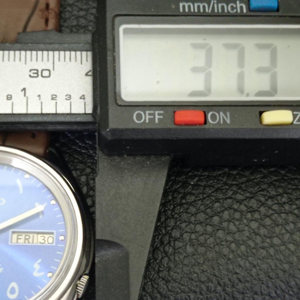 SEIKO 5 AUTOMATIC 7009A VINTAGE JAPAN MENS ARABIC BLUE DIAL WATCH a701667-5 R206c-a701667