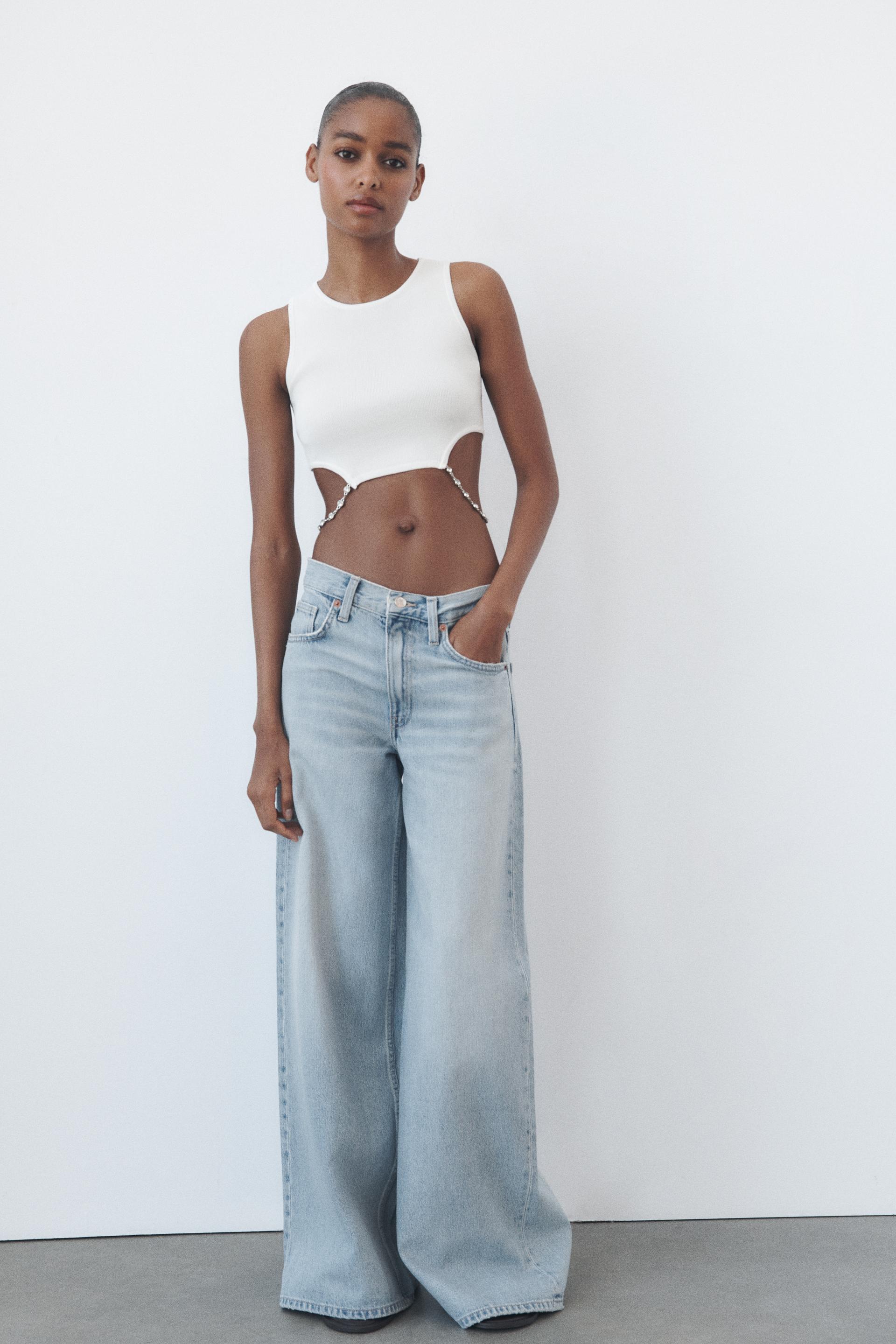 

ТРИКОТАЖНЫЙ ТОП С ВЫРЕЗАМИ