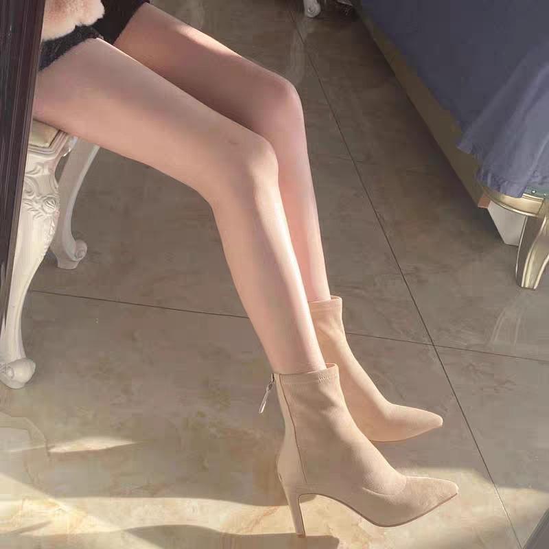 

Женские туфли на высоком каблуке осень-зима 2025 новые универсальные полусапожки замшевые с острым носком эластичные интернет-знаменитость тонкие короткие сапоги толстый каблук 40 абрикосовый
