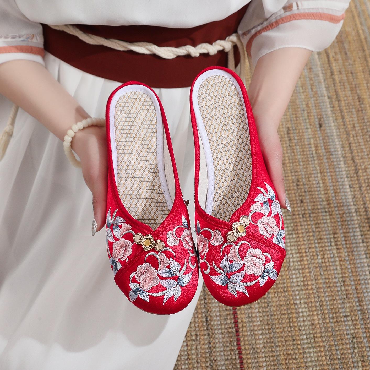 

[Ice Man] 2025 новые старые пекинские тканевые туфли женские однопедальные тапочки туфли для мам этнический стиль вышитые туфли ципао 37 красный