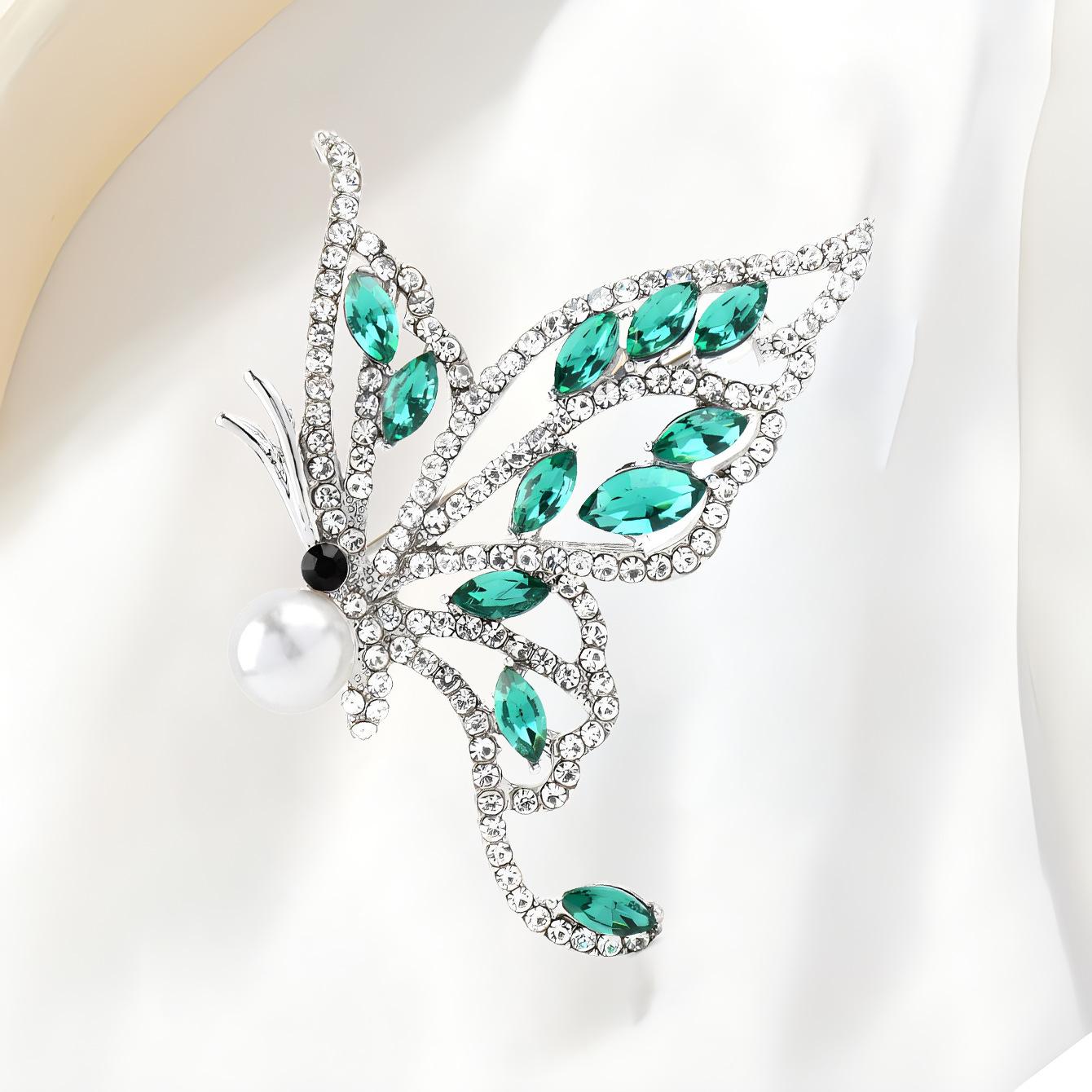 

Изящная брошь-бабочка, высококачественный женский нишевый дизайн, универсальный свитер с насекомыми, булавка Temperament, аксессуары для костюма