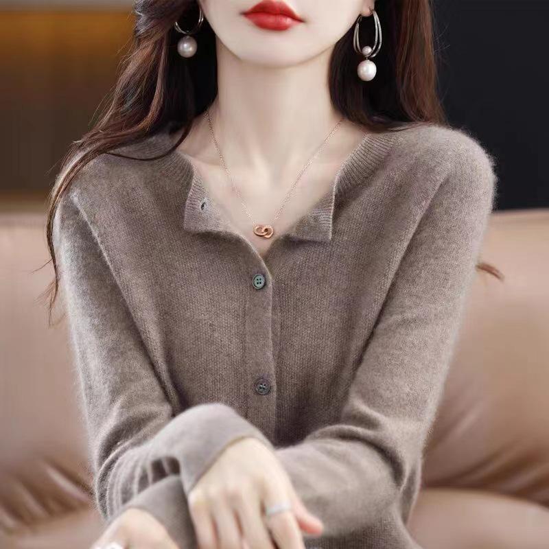 Women's 100% Wool Solid Color Cardigan Sweater - Autumn Collection