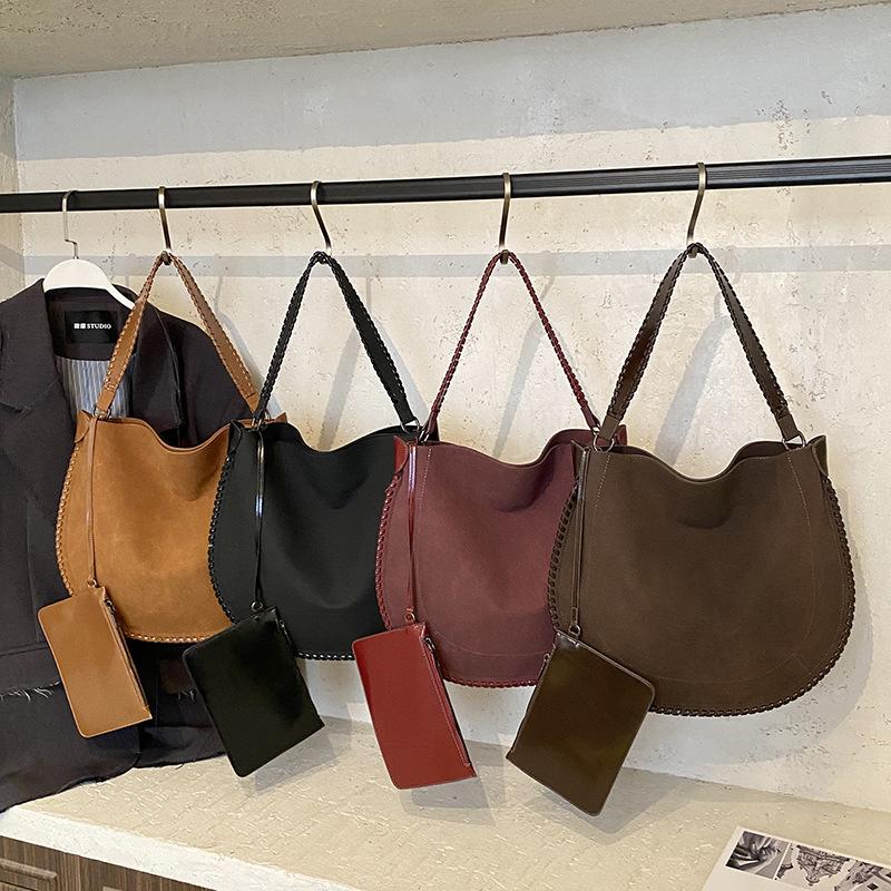 Fashion women's bag 2025 new autumn retro casual shoulder bag large capacity versatile bag commuter underarm bag