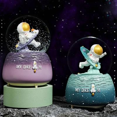 Creativa Sfera di Cristallo Astronauta Tempo e Spazio Diversi Carillon Luminoso Decorazione per la Casa Musica della Neve Regali per Bambini Studenti