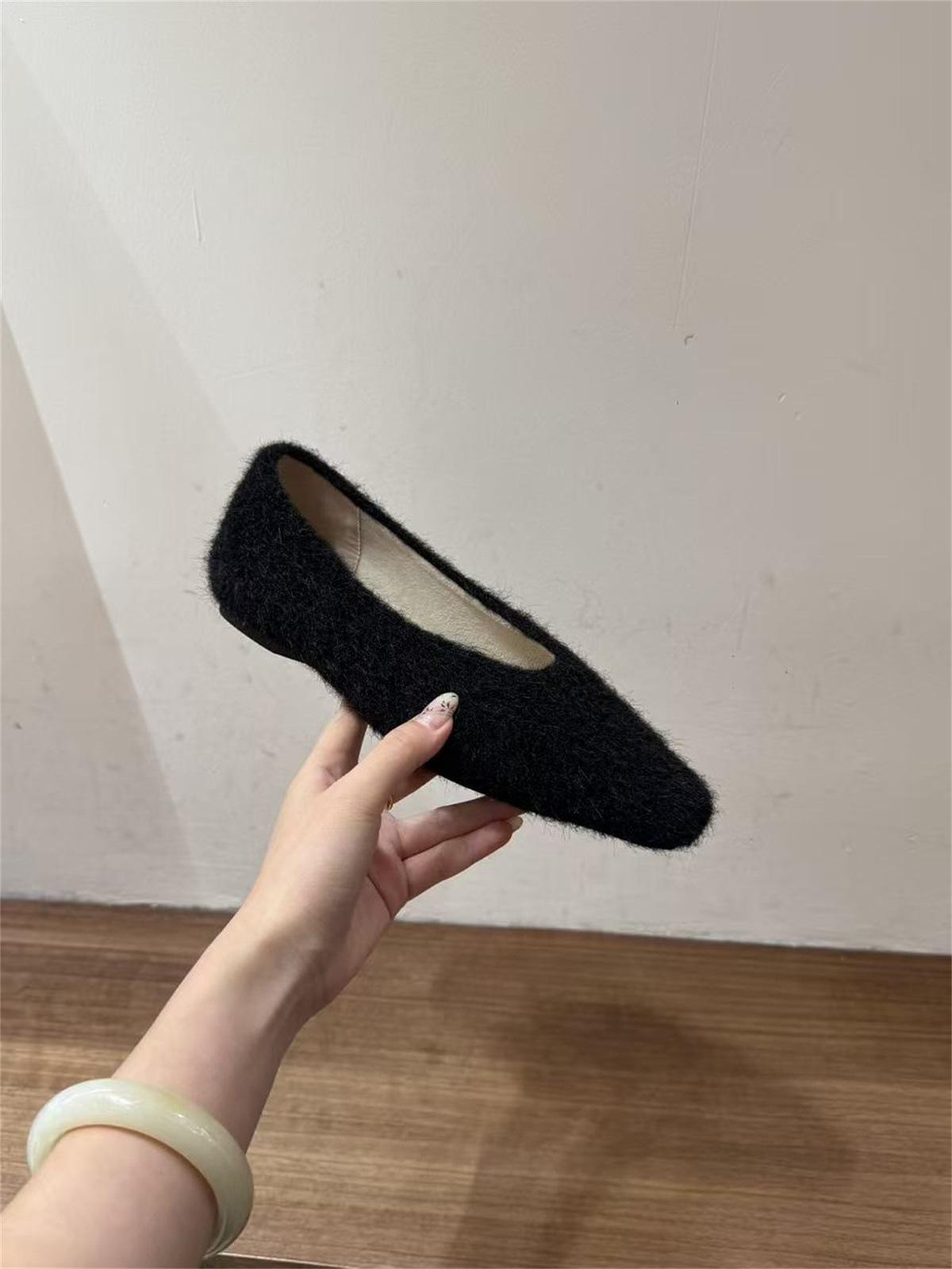 

Explosive square head niche minimalist style casual human flavor Mao Mao single shoes early autumn 40 чорний