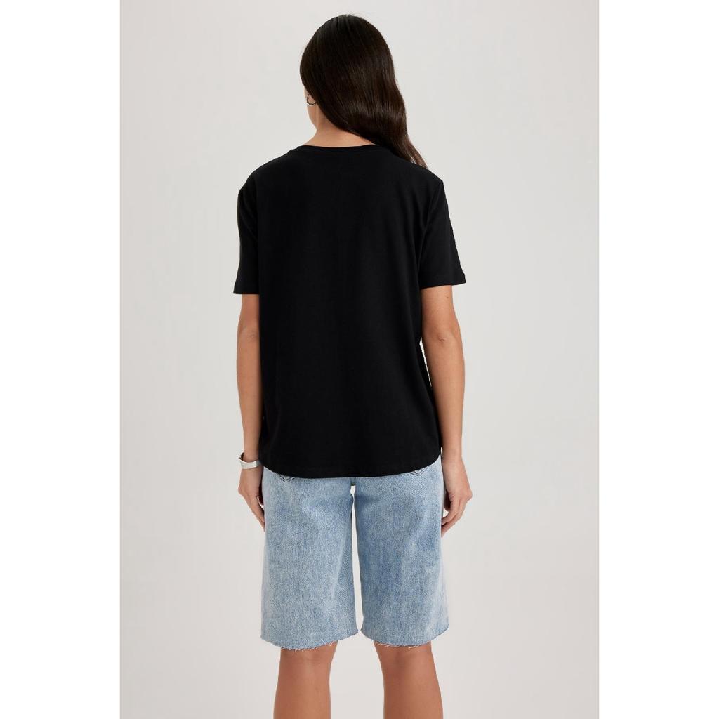 Tricou cu mânecă scurtă cu decolteu obișnuit, de formă regulată