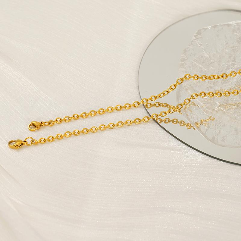 New titanium steel simple light luxury sweater chain new gold necklace stacked with cold