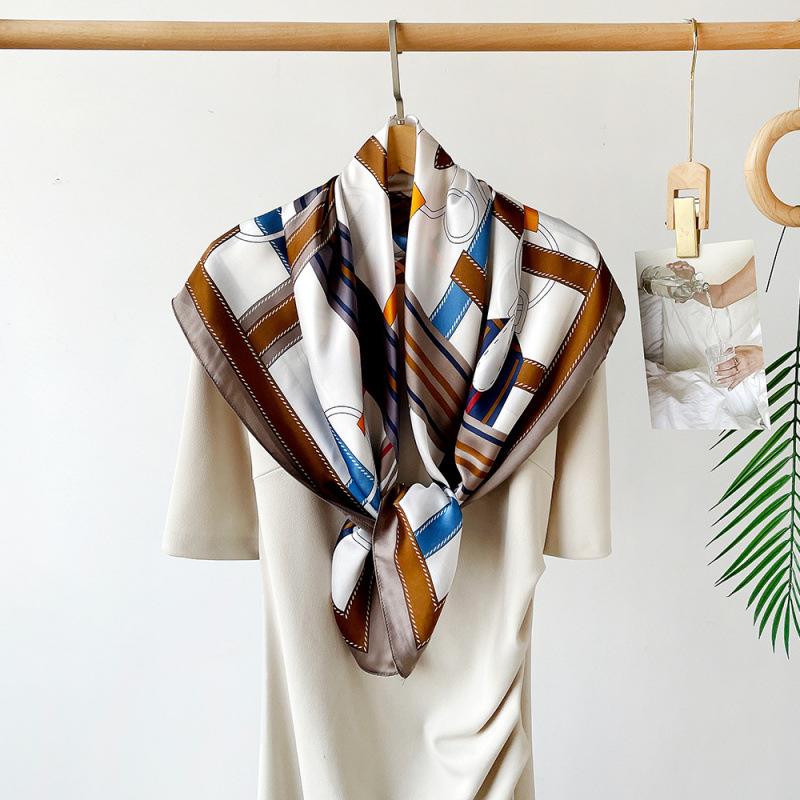 Seidenschal für Damen Frühling und Sommer Neu Satin Bedruckt Imitation Seidenschal Großes Quadratisches Tuch Temperament Schal Kopftuch