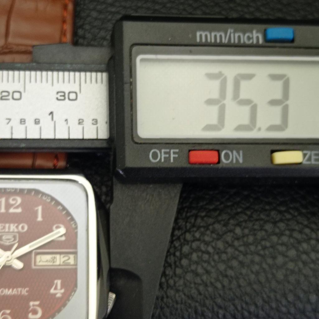 JAPAN VINTAGE SEIKO 5 AUTOMATIC 7009A MENS MAROON COLOR DIAL WATCH a702362-5 R124-a702362