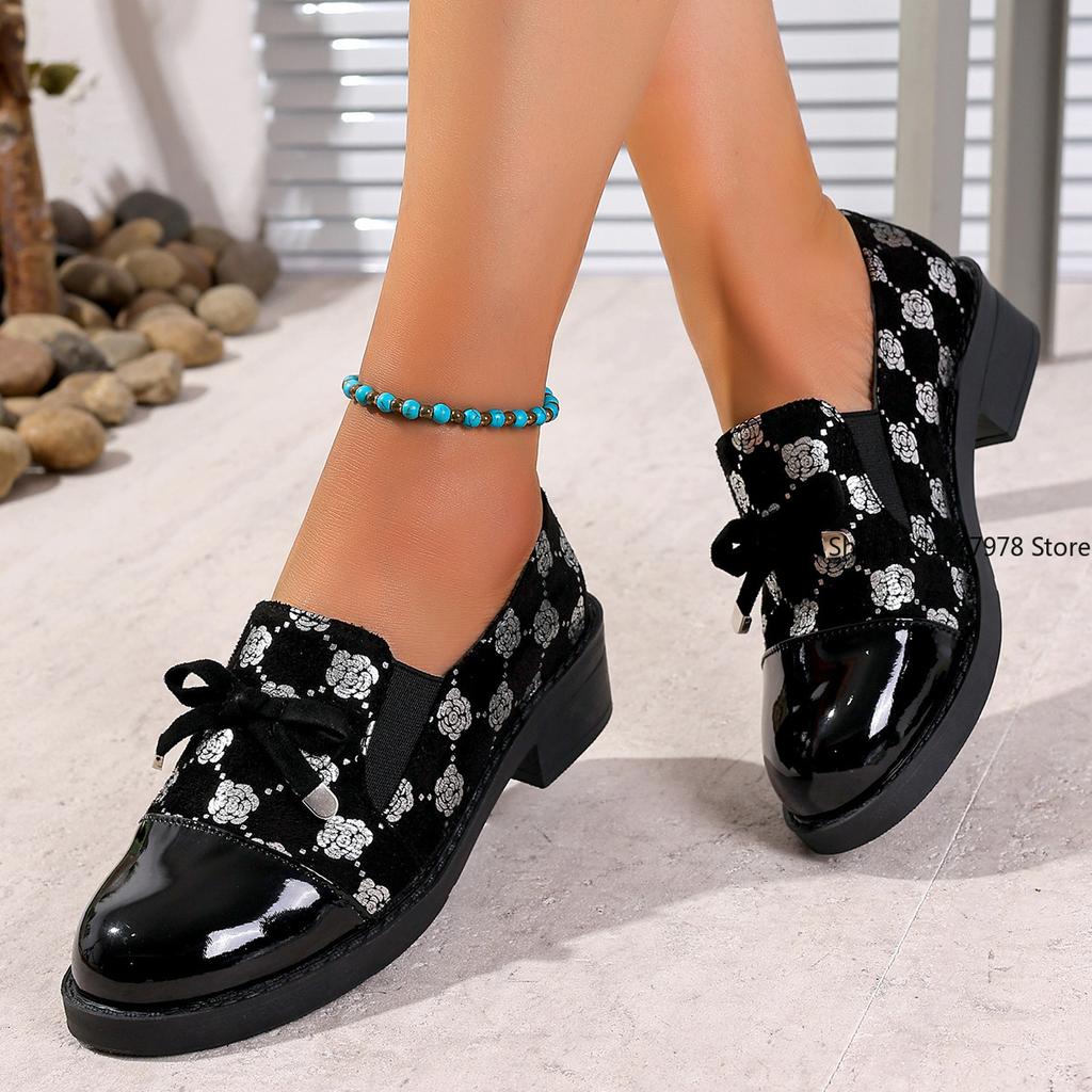 Fashion Large Size Loafers 2025 Spring and Summer New Temperament Casual Light Mouth Sequin Printing Sweet Pumps Female Leather Shoes