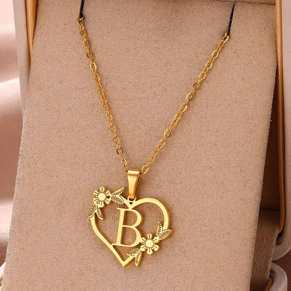 Zlatá farba Jemný kvetinový náhrdelník s iniciálami pre ženy a dievčatá z nehrdzavejúcej ocele Srdiečko s písmenom Choker náhrdelník Najlepšie darčeky Abecedné šperky