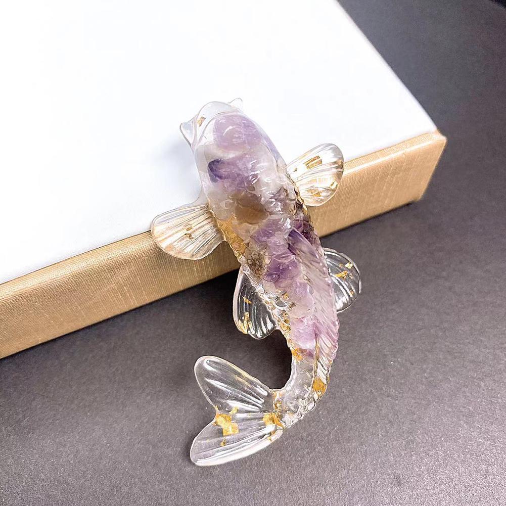 Kreatives künstliches Koi-Fisch-Ornament für Schreibtisch, Auto, Heimdekoration Hergestellt aus Natur für Kristall-Opfer Schöner Glanz und Stil