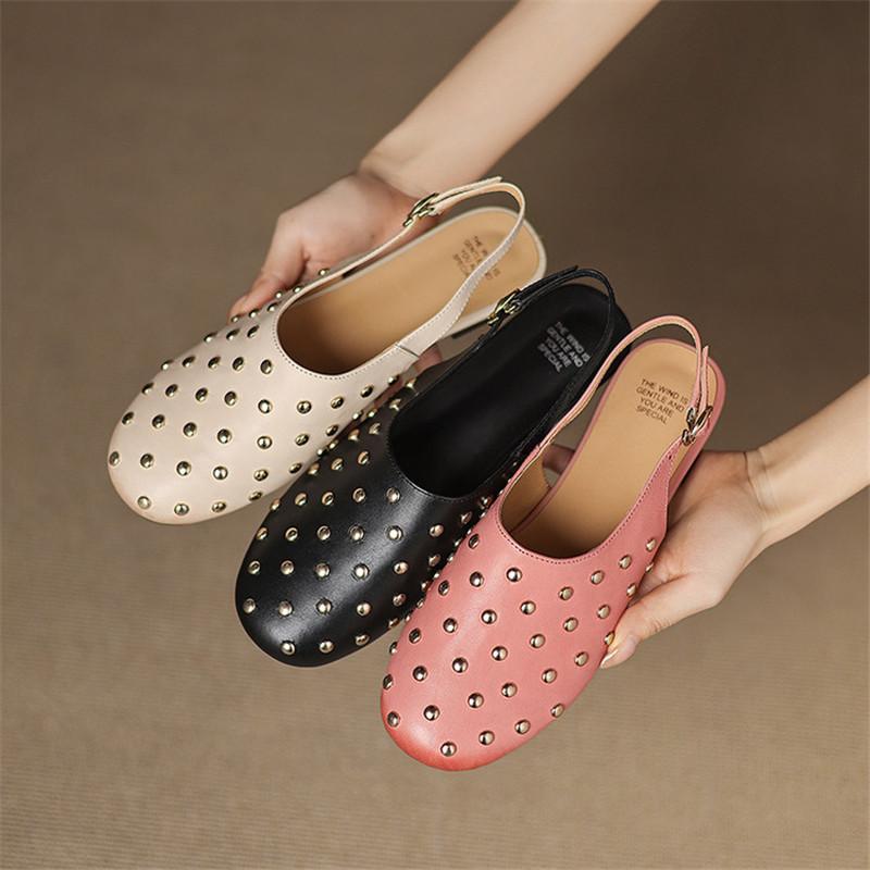 Fashion New Summer Sandals Genuine Leather Round Toe Sandals for Women Low Heels Fashion Rivet Sandals Ladies Shoes Women Flat Shoes