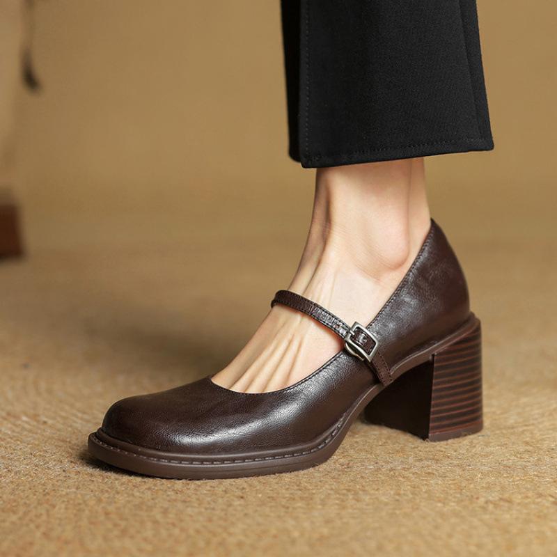 Bequeme Dickabsatz Schnalle Leder Freizeit Damen kleine Lederschuhe neu schwarzes Leder Einzelne Schuhe Damen Kopf große Größe mittlerer Absatz