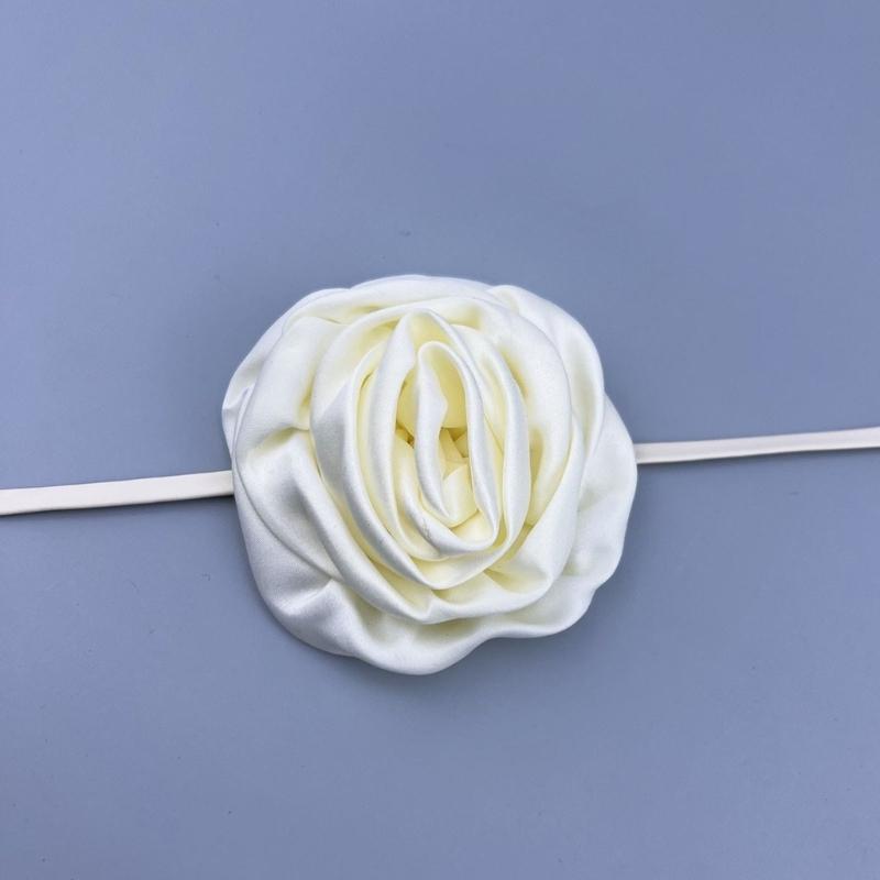 Vintage Floral Choker Necklace Accessory Chic Gothic Flower Choker Necklace Edgy Neckband for Fashion forward Individual