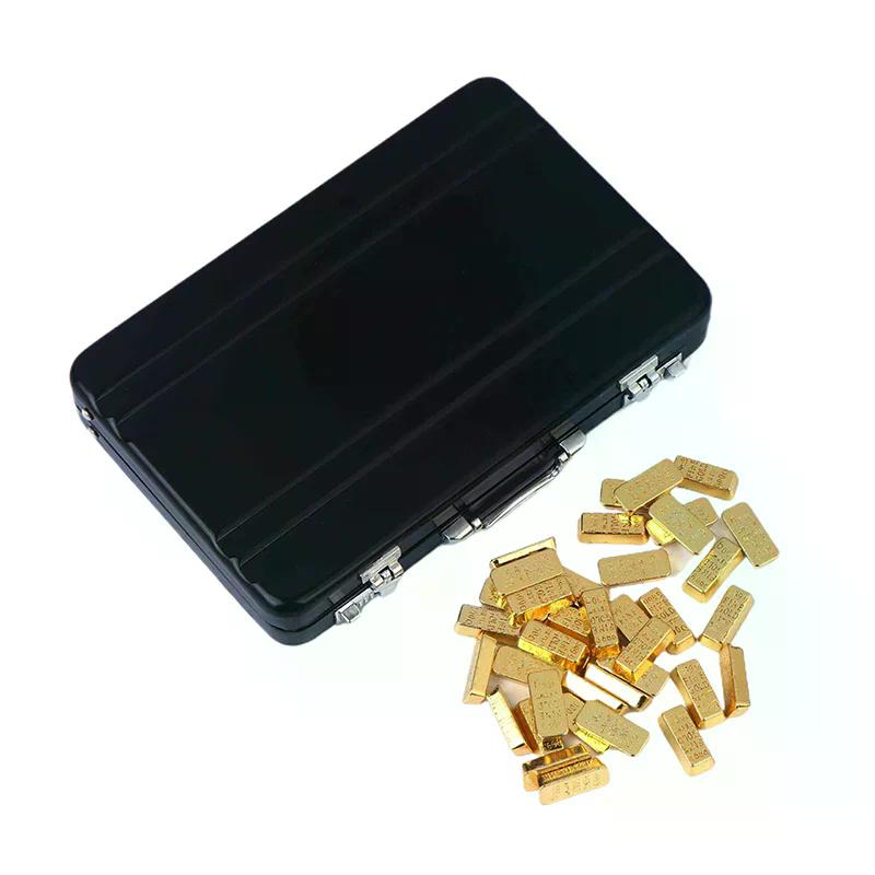 Aluminiumlegierung Koffer mit Mini-Goldbarren-Replik Vergoldete Legierung Sammlerstück Puppenhaus Mikro-Szene Dekoration Ausstellungsmodell