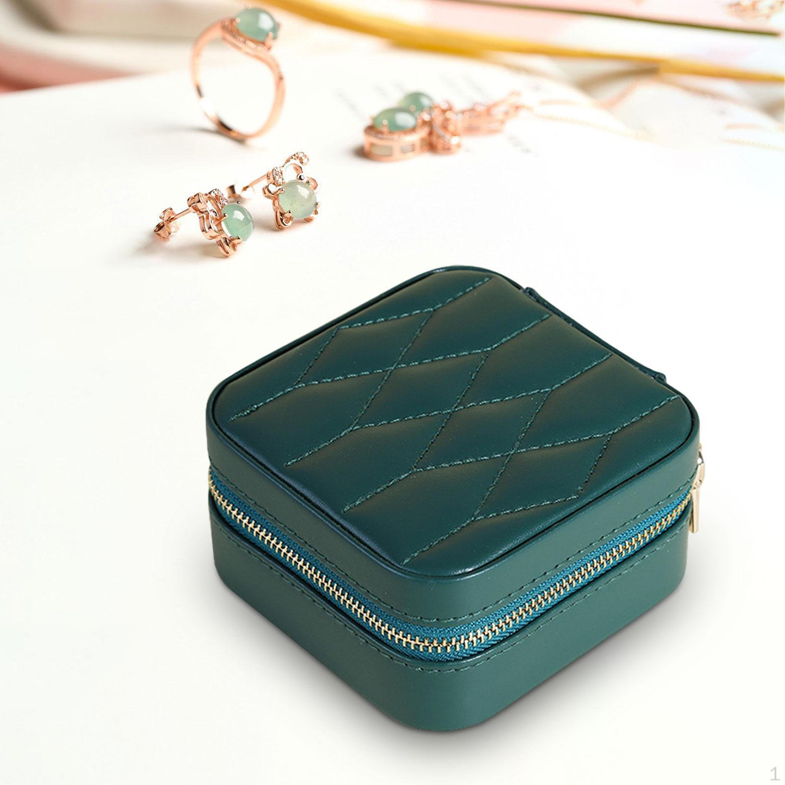 

Chic Jewelry Travel Box — стильное решение для хранения аксессуаров зелёный