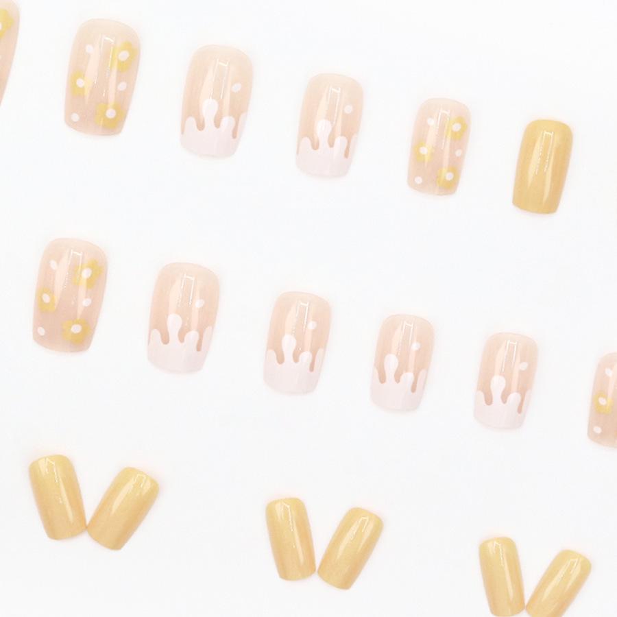 24-delars Mångsidiga Nudepink Nageldekaler med Gula Blommor