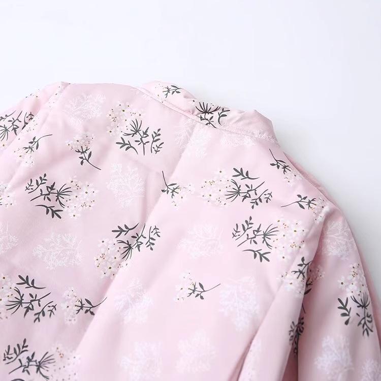2024 Winter Women's European Style V-Neck Print Flare Sleeve Cotton-Padded Jacket