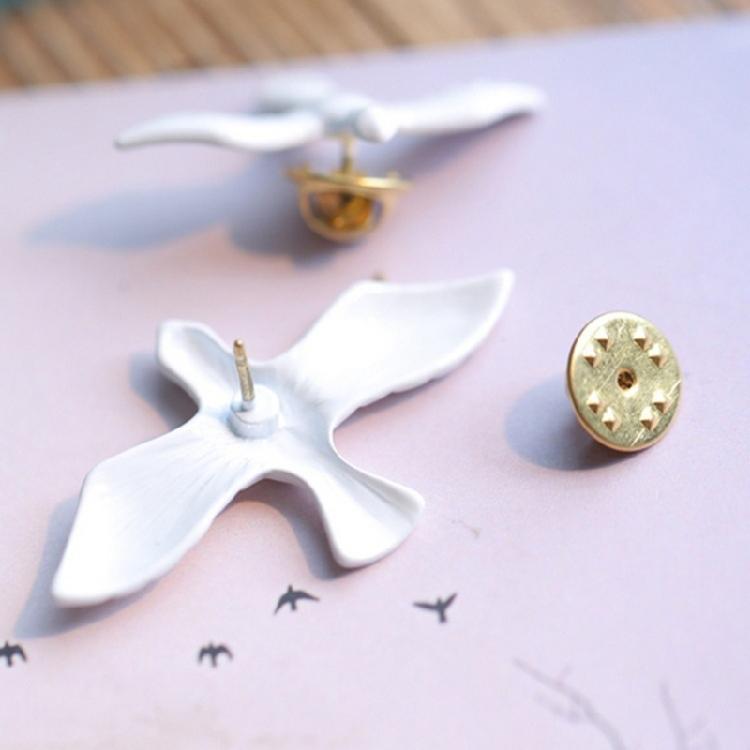 Individualized Brooches Accessory Stylish Peace Doves Shaped Lapel Pin Ornament