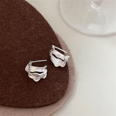 Folded Earrings Women's Light Luxury Exquisite Niche Design Temperament Cold Wind Fashion Versatile Earrings