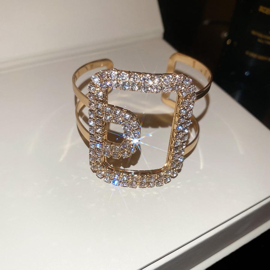 European and American diamond-encrusted flower hollow bracelet light luxury bracelet exquisite jewelry