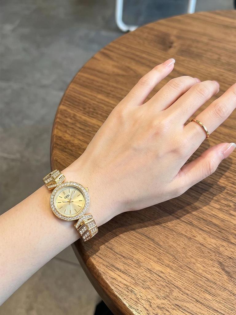Gedi Women's Luxury Silver Quartz Watch - Waterproof, Versatile, and Elegant for Banquets and Daily Wear.