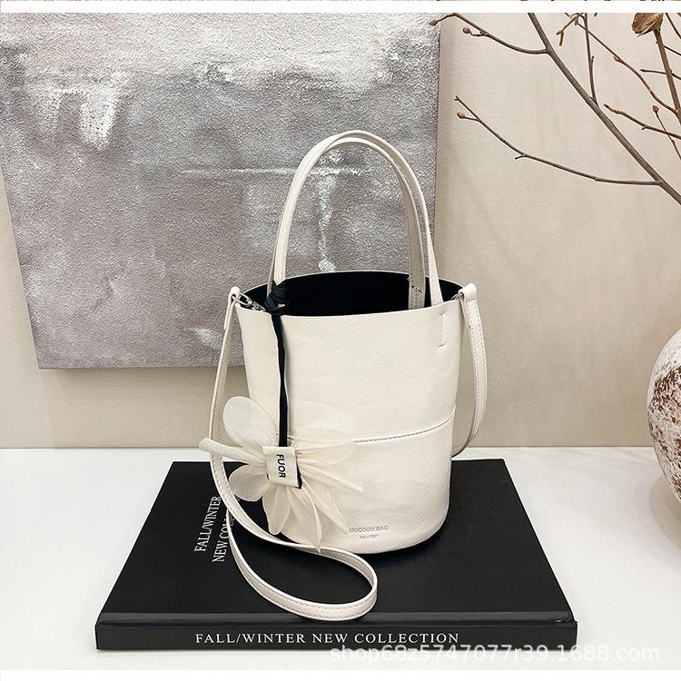 Japan and South Korea Retro Versatile Bucket Bag Women's 2025 Summer Fashion Simple Mini Commuter Shoulder Messenger Bag