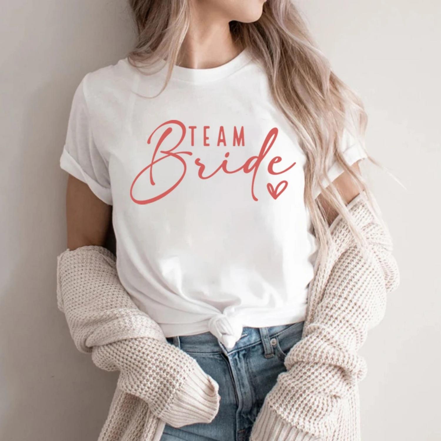 2025 Team Bride Shirt Varsity Bride-to-be Shirts Future Bride Shirt Vintage Aesthetic Bachelorette Tshirt Cute Wedding Shirts S