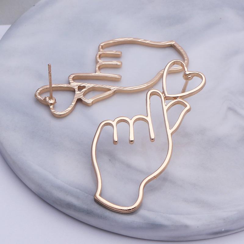 Korean Trends Creative Love Earrings For Women Jewelry Personality Simple Heart-shaped Stud Earrings brincos Gifts