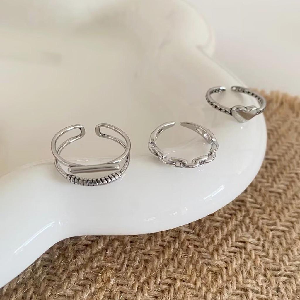 Elegant French Minimalist Heart Chain Ring Set – Personalized, Fashionable, and Versatile Open Three-Piece Design for Women.