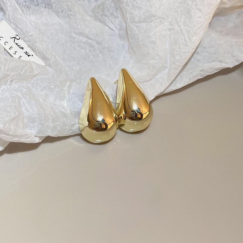 High-End European & American Metal Water Drop Ear Clips - No Piercing, Cool Autumn/Winter Style