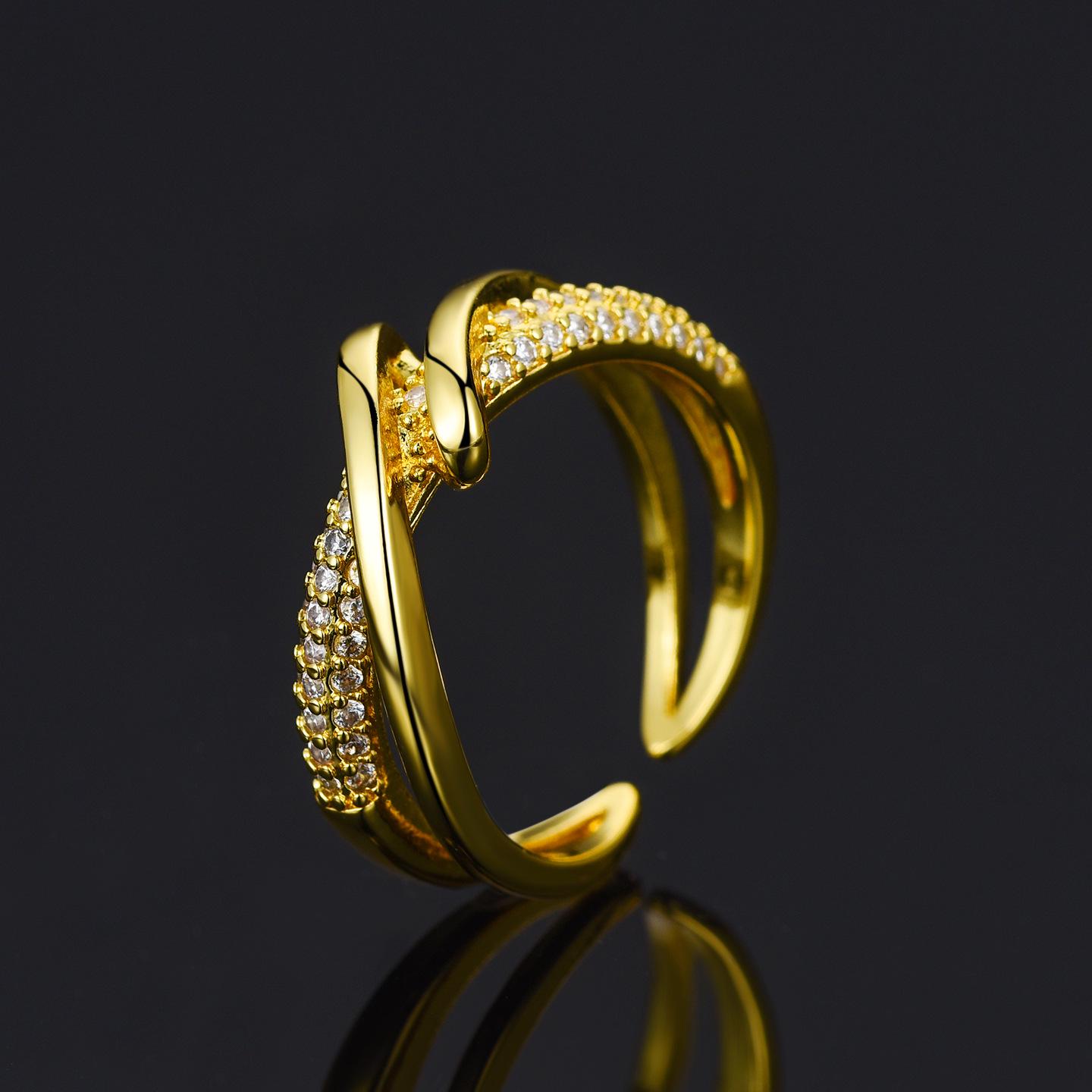 

European-American Geometric Open Intertwined Ring for Women - Cool, Stylish Finger Accessory Adjustable золотий