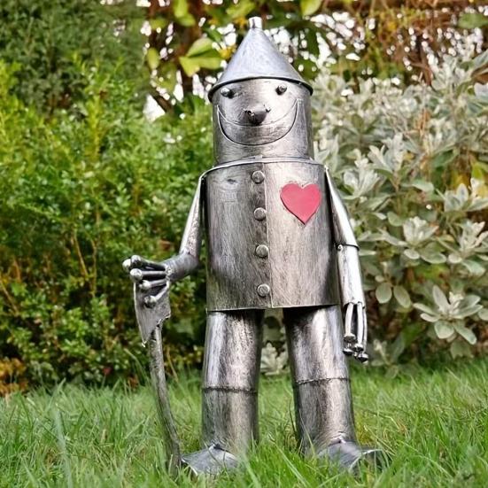 Vintage Tin Man Garden Ornament Weather-resistant Love Heart Soldier Statue Sculpture Outdoor Yard Art Decoration Ornament