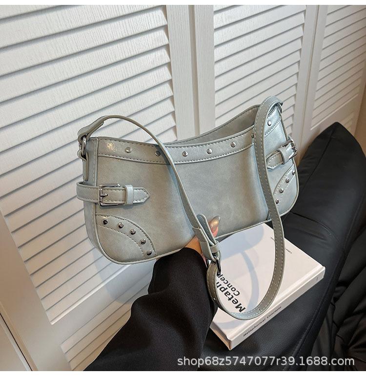 Premium Rivet Underarm Bag Hong Kong Style Niche Retro Shoulder Bag Ladies Temperament Ladies Fashion Baguette Bag