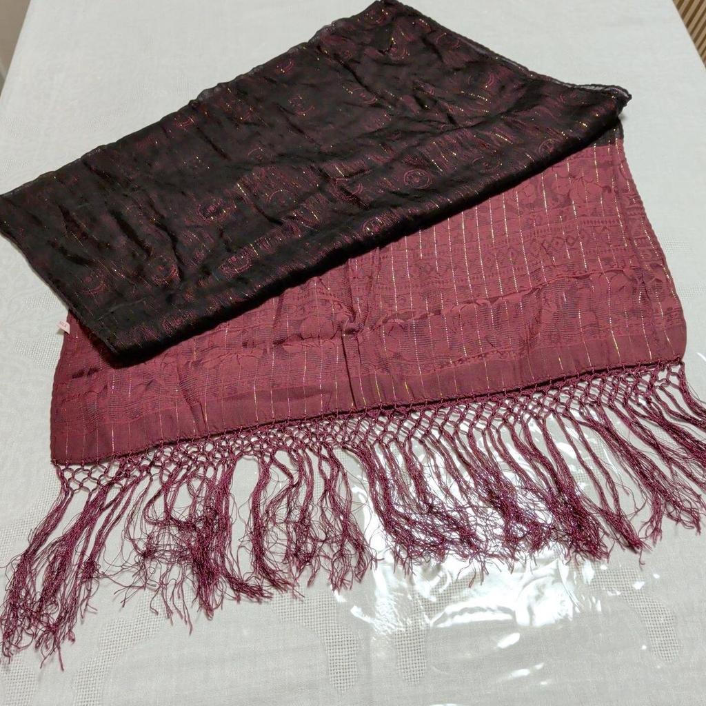 Used Free shippingList Price 26,500 yenHand-woven 100% Silk Large Stole Unisex