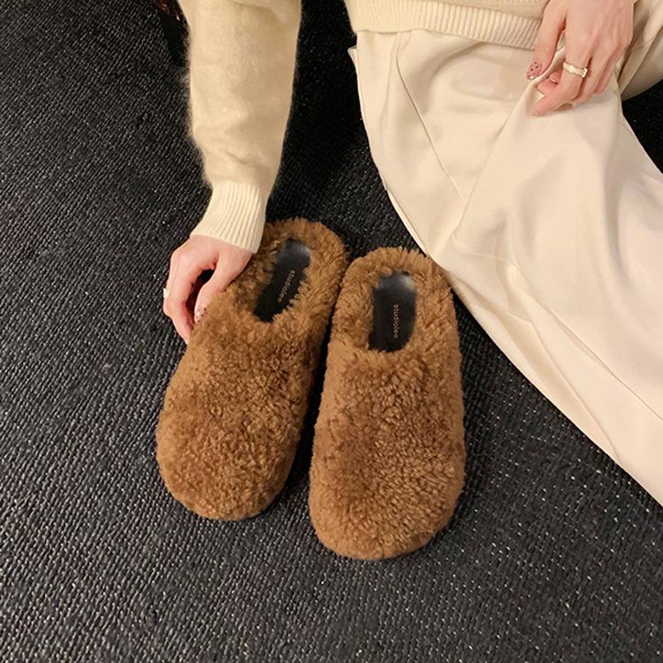 Baotou lazy person one foot half drag hair shoes women wear 2025 autumn and winter flat bottom warm piled thick hair slippers