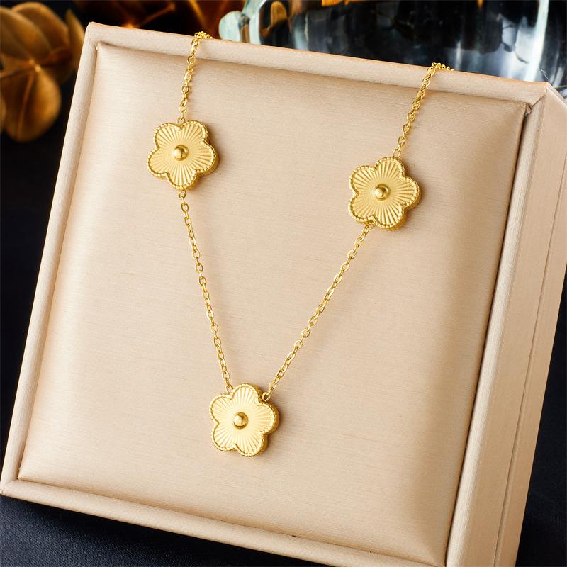 Gold Plated Flower Station Chain NecklaceNecklace, Stainless Steel Dainty Clover Pendant Choker, Waterproof Minimalist Jewelry for Women Gift