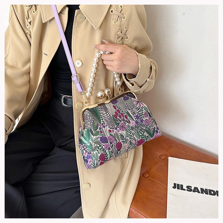 2026 Spring Retro Floral Shoulder Bag: Versatile & Trendy Crossbody for Women