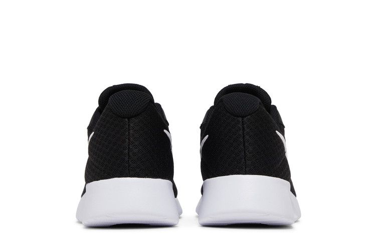 Nike Tanjun Negro Blanco Voltio Apenas