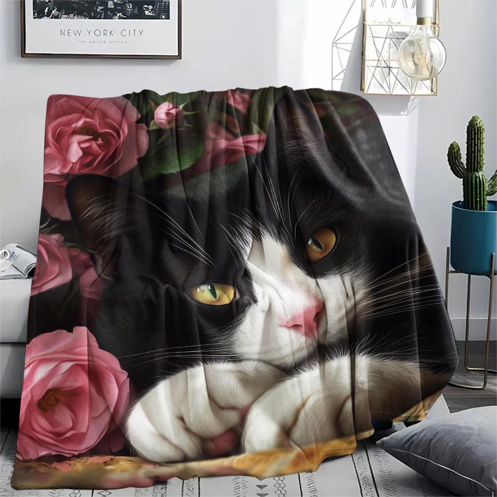 Calico Cat and Flowers,pattern Flannel Blanket, High quality Comfortable for All Seasons, Home Decor, Warmth and Comfort, Perfect for Gifts.