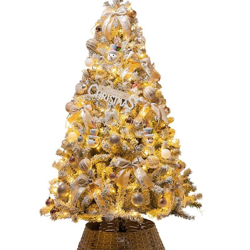 Hustý bílý vánoční stromek