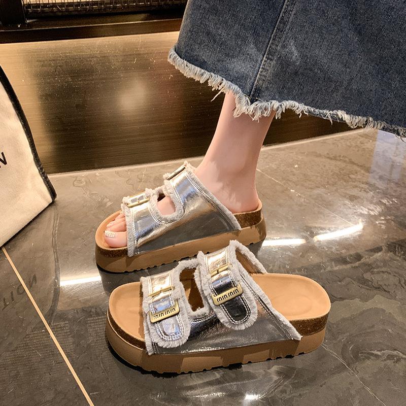 

Крутые шлепанцы на мягкой подошве, женские летние шлепанцы на платформе, юбка с новым повседневным стилем 2025, пляжные шлепанцы на один палец 40