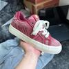 Stiliga Canvas Herrskateskor Retro Röd Skateboard Skor Herr Street Style Mångsidiga Designskor Herr zapatillas de deporte