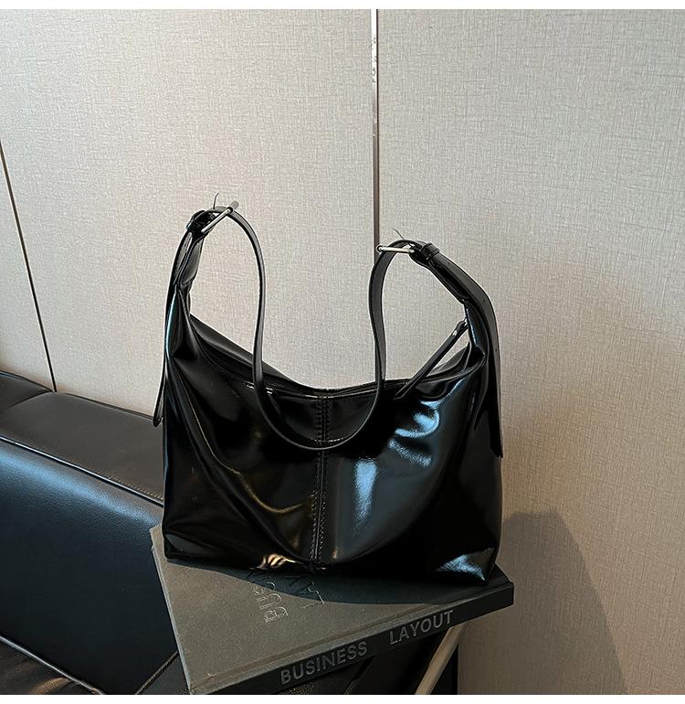 

Сумка большой вместимости женская 2025 новая высококлассная Maillard деловая сумка через плечо весна и лето сумка-мессенджер сумка-пельмень