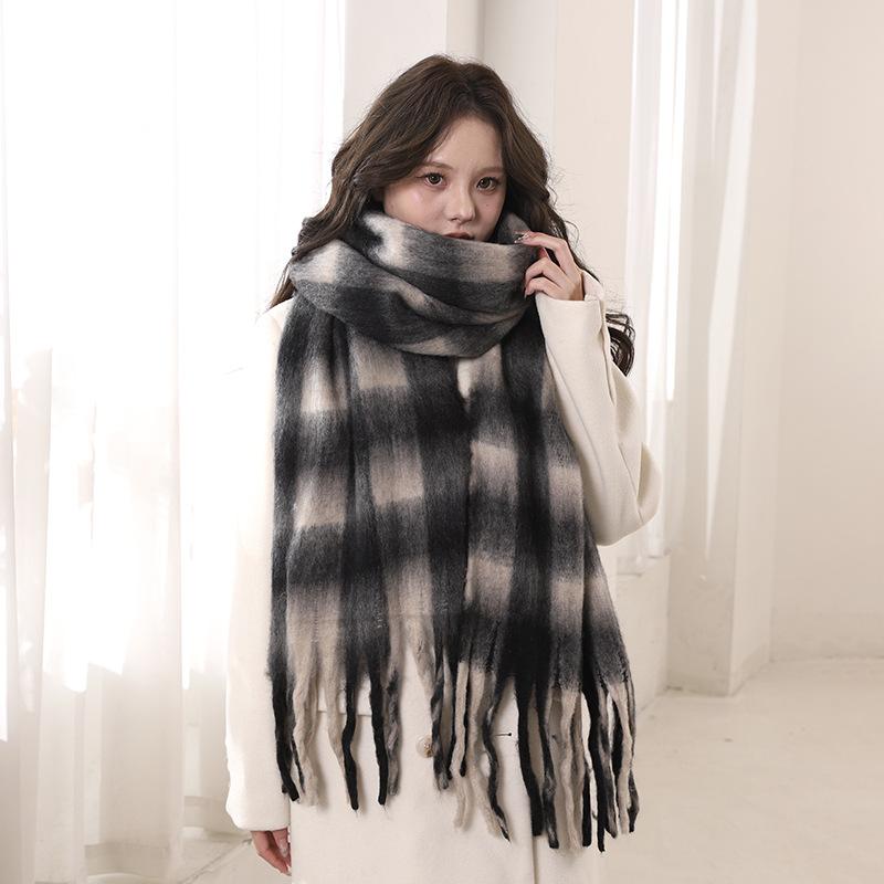 

2024 Осень/Зима Новый Мужской/Женский Волосатый Утолщенный Атмосферный Высококачественный Теплый Корейский Винтажный Универсальный Клетчатый Шарф 200*40