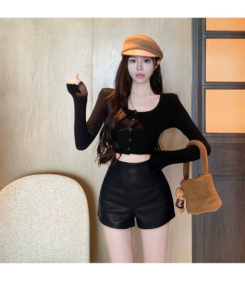 Damen 2024 A-Linienförmige Schwarze Leder High-Waist Hotpants – Slim Fit, Lässiger Herbststil.