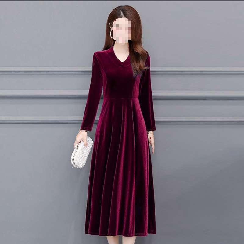 Elegant Velvet Long Qipao Dress – Over-Knee, Stylish, Thickened for Spring, Autumn, Winter.